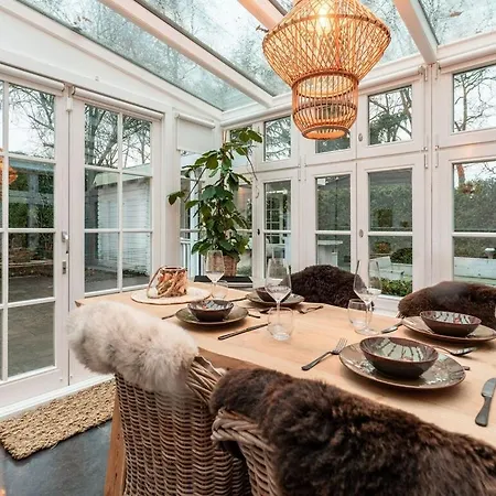 Beautiful Hut In With Wellness *