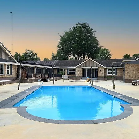 Holiday home Kieftveen With Hot Tub For Four Person *