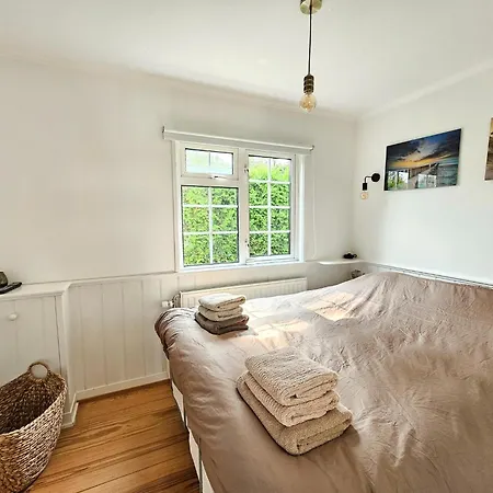 Kieftveen With Hot Tub For Four Person Holiday home Voorthuizen