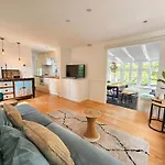 Vakantiehuis Kieftveen With Hot Tub For Four Person