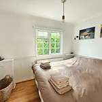 Kieftveen With Hot Tub For Four Person Vakantiehuis Voorthuizen