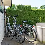 Vakantiehuis Kieftveen With Hot Tub For Four Person