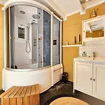 Kieftveen With Hot Tub For Four Person Vakantiehuis *