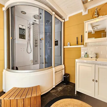 Kieftveen With Hot Tub For Four Person Dom wakacyjny *