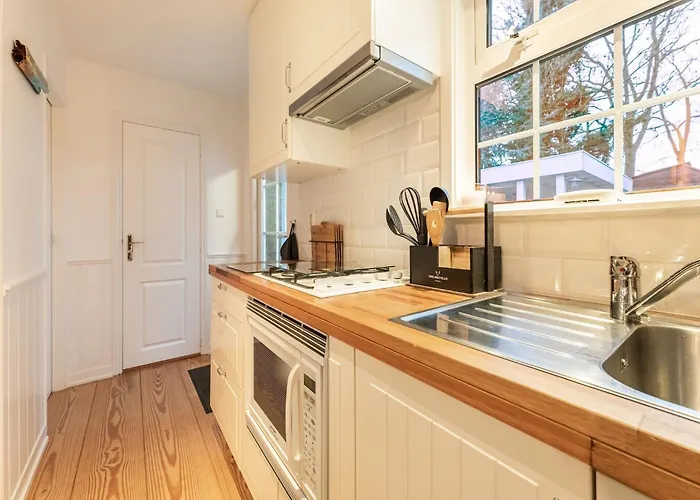 Kieftveen With Hot Tub For Four Person