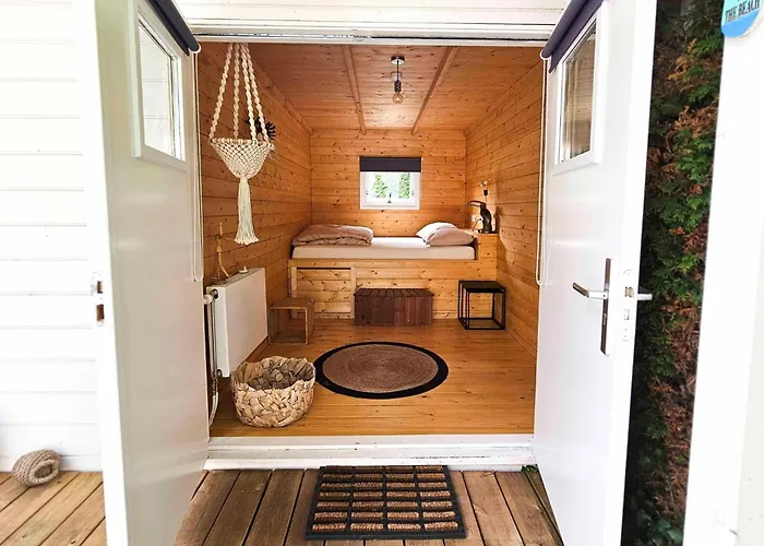 Kieftveen With Hot Tub For Four Person